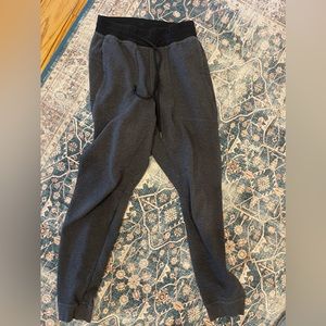 Lululemon men’s At Ease joggers XS